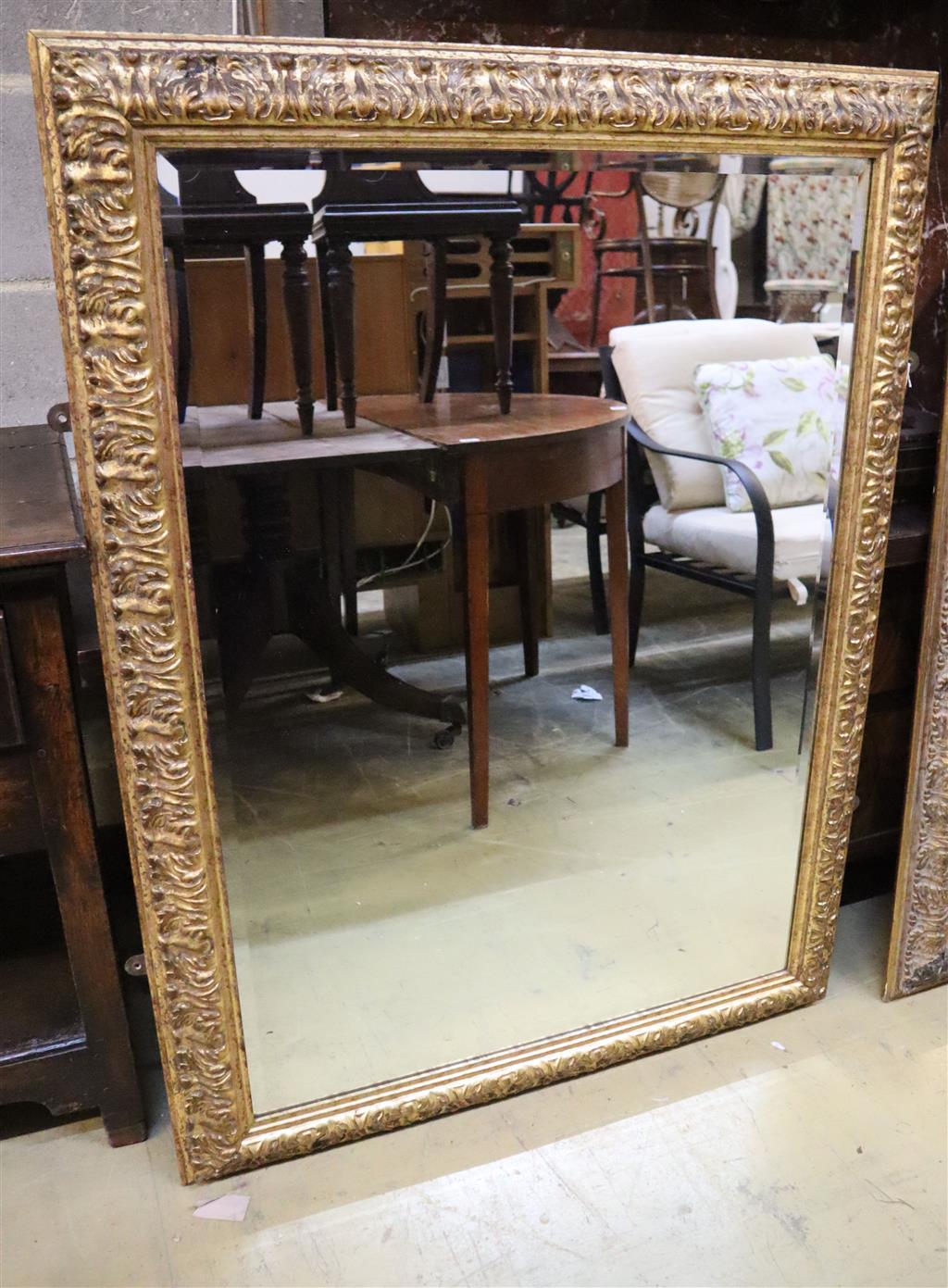 A rectangular gilt frame wall mirror, 89 x 121cm